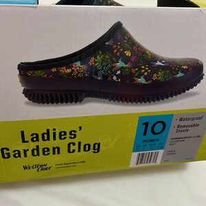 NWT Ladies’ Garden Clog size 10 Navy Floral
